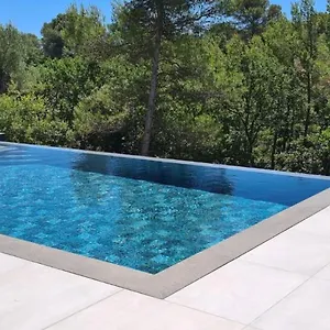 Petit Paradis Sur Golf Hébergement de vacances Flassans-sur-Issole